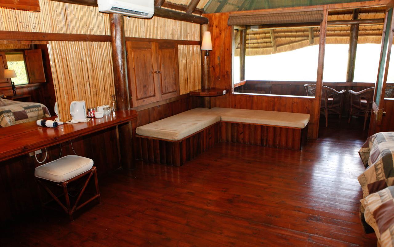 פונגולה Nkwazi Lake Lodge מראה חיצוני תמונה