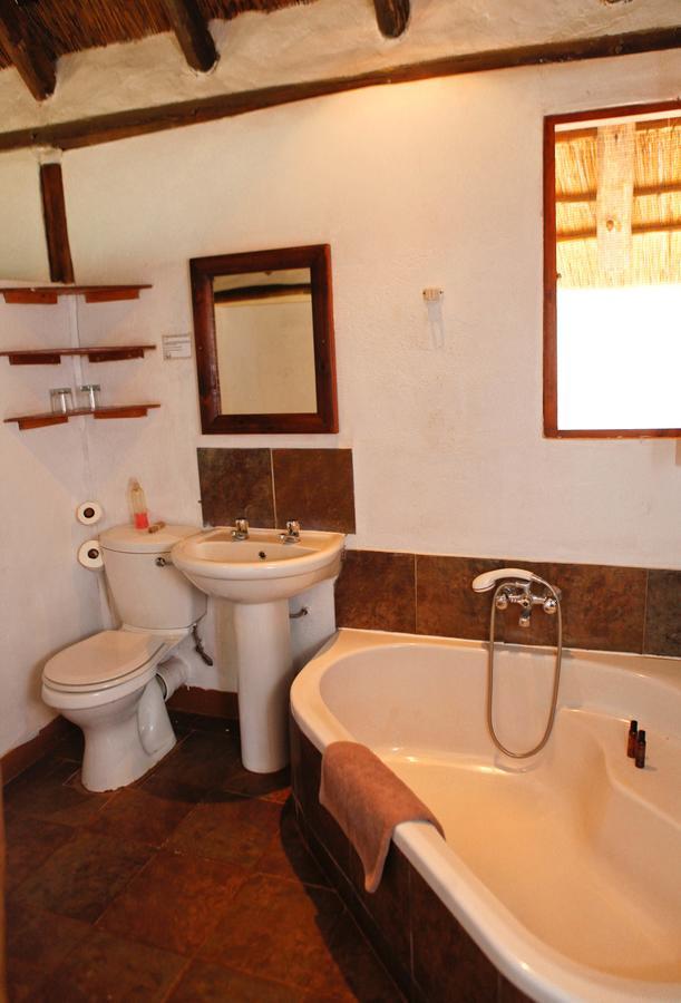 פונגולה Nkwazi Lake Lodge מראה חיצוני תמונה