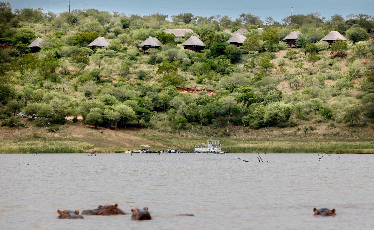 פונגולה Nkwazi Lake Lodge מראה חיצוני תמונה